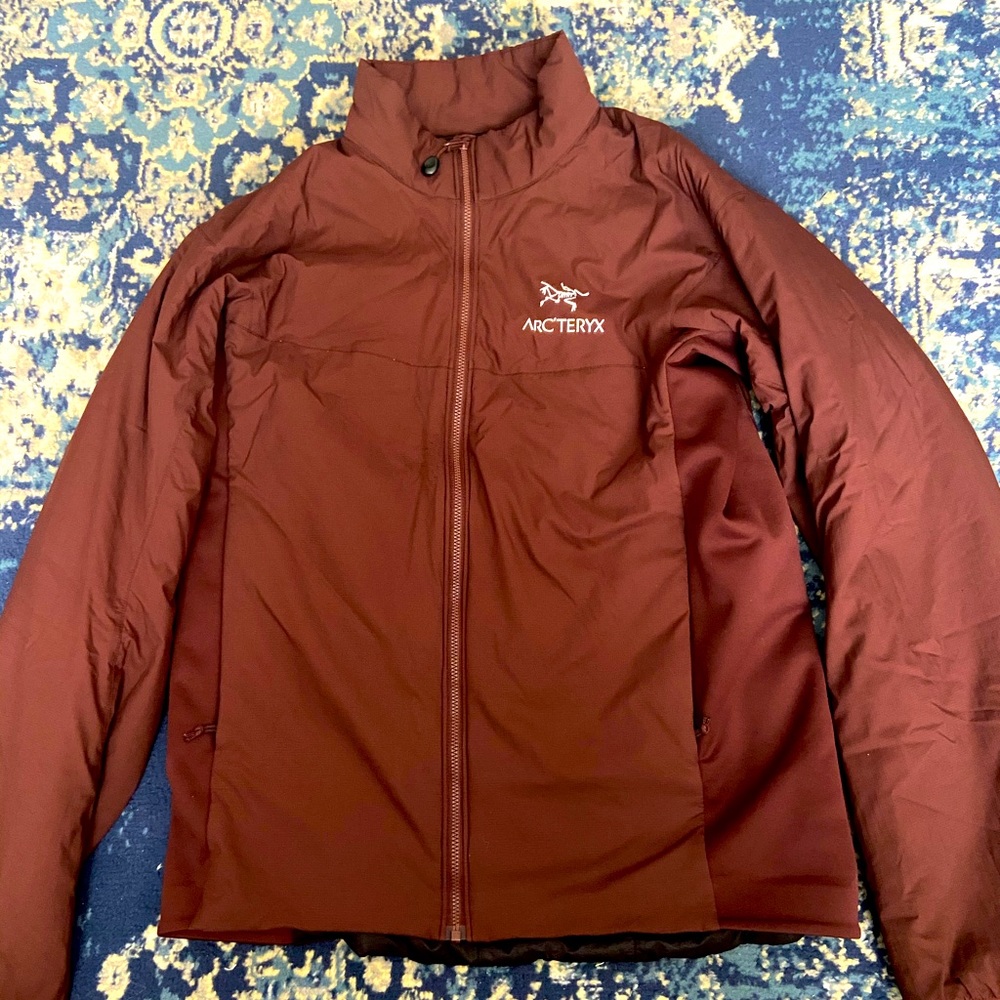 Arc’teryx arcteryx Atom LT insulating mid-layer or outdoor layer jacket zip up